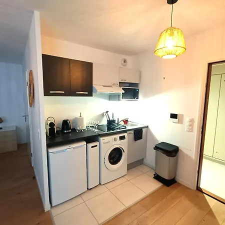 Appartement - Paris 5 Min De - Pk Prive Gratuit - 4 Personnes - Terrasse Jardin