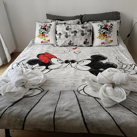 - Paris 5 Min De - Pk Prive Gratuit - 4 Personnes - Terrasse Jardin Apartment Chessy (Seine-et-Marne)