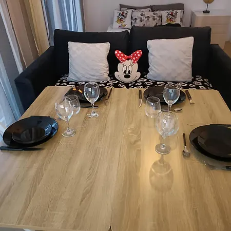 - Paris 5 Min De - Pk Prive Gratuit - 4 Personnes - Terrasse Jardin *