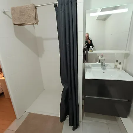 - Paris 5 Min De - Pk Prive Gratuit - 4 Personnes - Terrasse Jardin Apartment