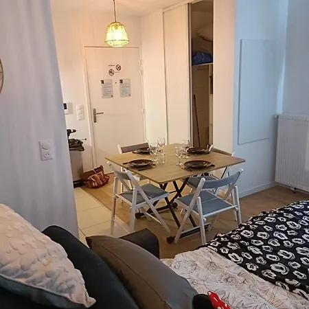 Apartment - Paris 5 Min De - Pk Prive Gratuit - 4 Personnes - Terrasse Jardin