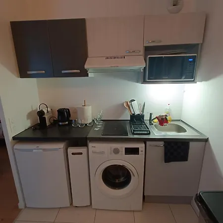 - Paris 5 Min De - Pk Prive Gratuit - 4 Personnes - Terrasse Jardin *