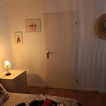 - Paris 5 Min De - Pk Prive Gratuit - 4 Personnes - Terrasse Jardin