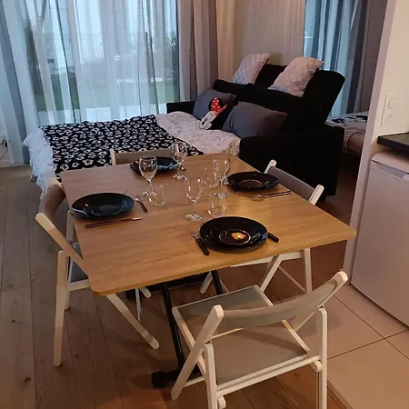 - Paris 5 Min De - Pk Prive Gratuit - 4 Personnes - Terrasse Jardin *