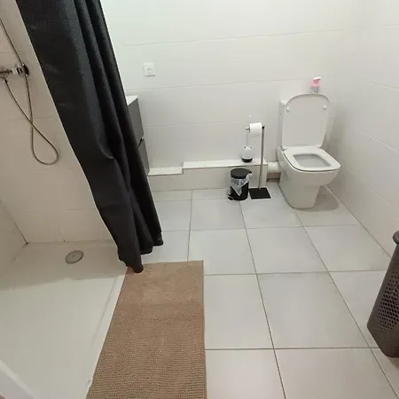 - Paris 5 Min De - Pk Prive Gratuit - 4 Personnes - Terrasse Jardin Apartment Chessy (Seine-et-Marne)