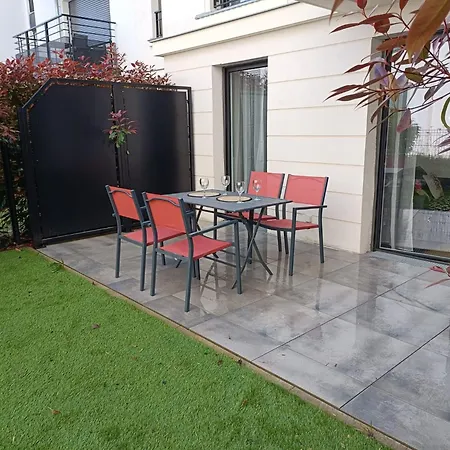 - Paris 5 Min De - Pk Prive Gratuit - 4 Personnes - Terrasse Jardin Chessy (Seine-et-Marne)